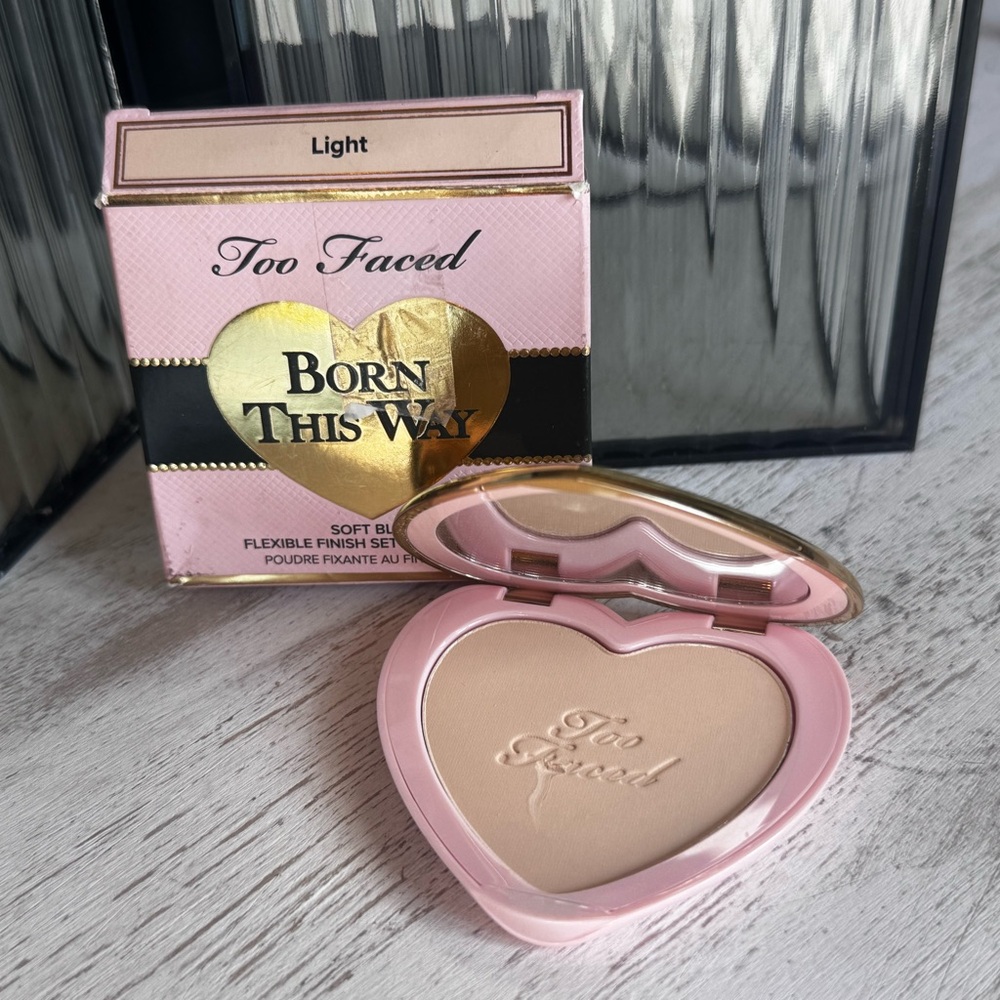 Too Faced Born This Way Light Powder
